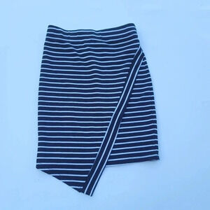 UK2LA Women's Black White Stretch Casual Skirt Assymetric Textured sz M